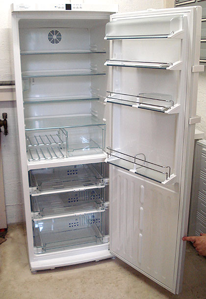 fridge-2.jpg